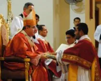 Mons. José Antonio Eguren y el P. César Augusto Ortiz (foto Arzobispado de Piura)