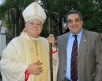 Mons. Thomas Wenski y el cónsul argentino José Miguel Talento