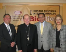 Dr. Alejandro Serani / Cardenal Juan Luis Cipriani / Dr. Hugo Calienes / Dra. Patricia Campos (foto USAT)