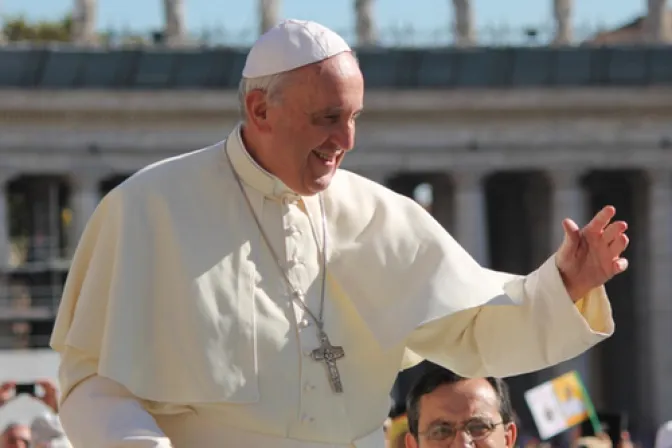 Los laicos son protagonistas en la obra de evangelización, dice el Papa