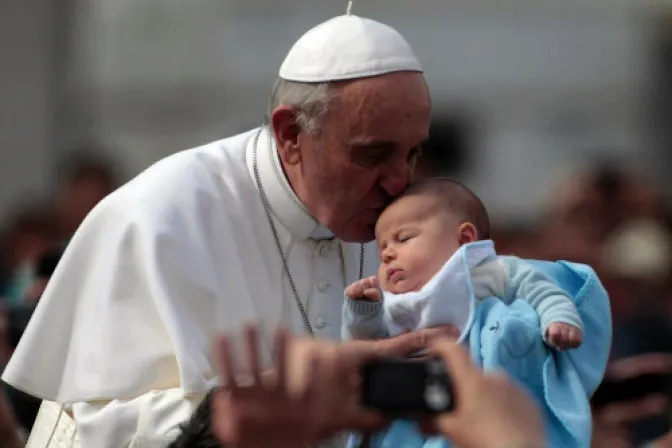 “Superabundancia de gestos” del Papa Francisco ayuda a evangelizar era digital