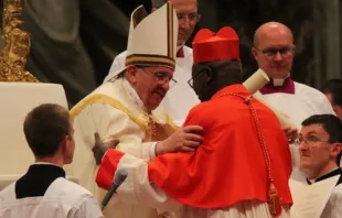 Papa Francisco y el Cardenal Philippe Nakellentuba Ouédraogo. Foto: ACI Prensa 