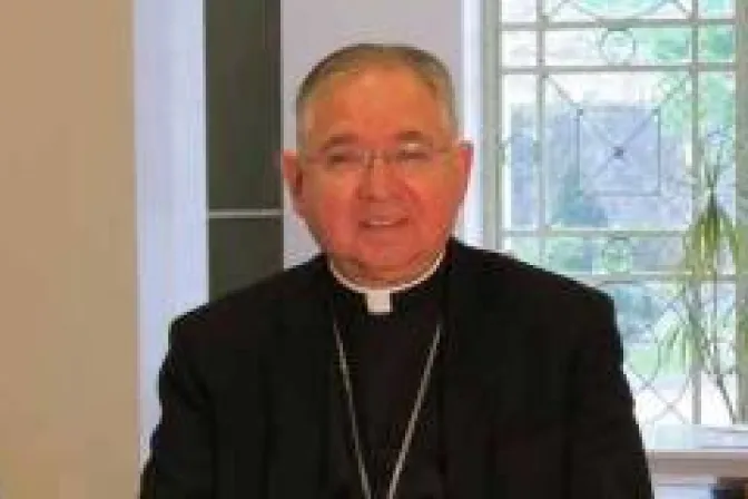 Arzobispo de Los Ángeles aclara situación de Cardenal Mahony y Obispo Curry