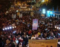 Los miles de manifestantes frente al Congreso (foto aica.org)