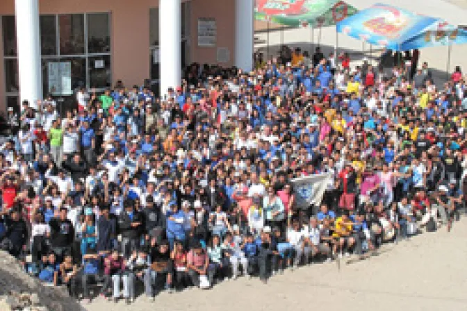 Peregrinación a santuario mariano del sur del Perú congrega a cientos de fieles