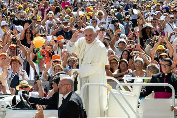 Música clásica es "momento de pausa y elevación para el alma", dice el Papa Francisco