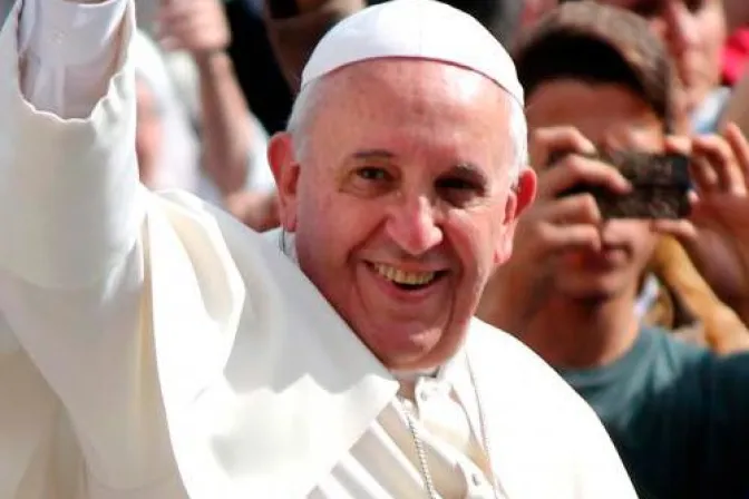 Es absurdo seguir a Cristo sin la Iglesia, dice el Papa Francisco