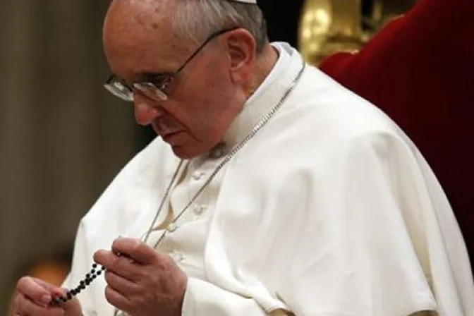 ACI Prensa transmitirá en vivo el rezo del Santo Rosario presidido por el Papa Francisco