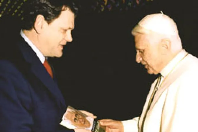 Presentan libro-entrevista de Peter Seewald: "Luz del Mundo: El Papa, la Iglesia y los signos de los tiempos"