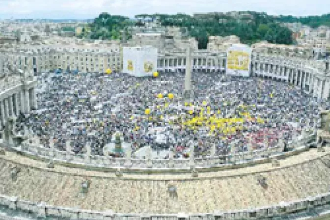 Masiva solidaridad con Benedicto XVI muestra deseo de renovar corazón de la Iglesia Católica