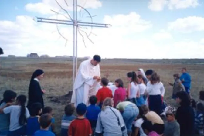 Ayuda a la Iglesia Necesitada lanza campaña “Ofrece una Misa” por los sacerdotes del mundo