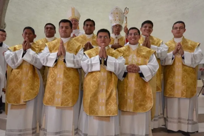 No busquen privilegios y sean servidores, alienta Arzobispo a nuevos sacerdotes en Nicaragua