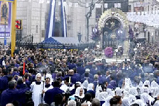 Señor de los Milagros bendice al Perú desde humildad de la Cruz, dice Cardenal Cipriani