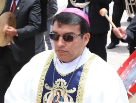 Vaticano nombra investigador sobre acusaciones contra obispo en Perú