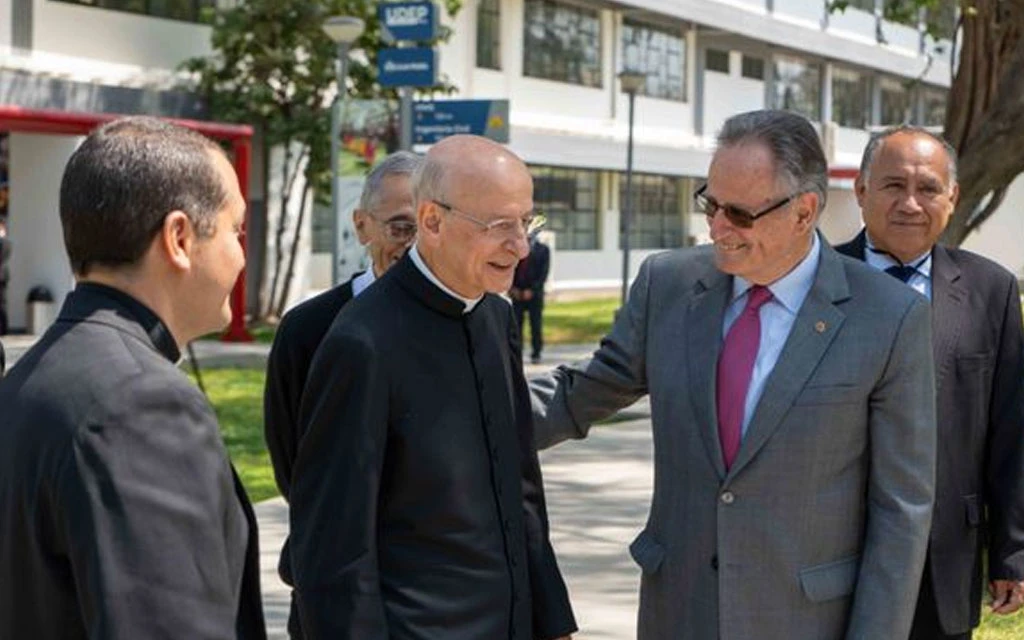 Mons. Fernando Ocáriz, Prelado del Opus Dei en su visita a la UDEP en Piura, norte del Perú.?w=200&h=150