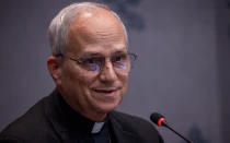 Cardenal Cardenal Francis Prevost en la rueda de prensa este 23 de octubre