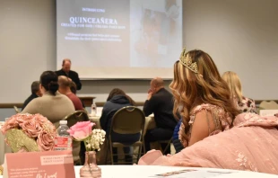 Endow lanzó el programa "Quinceañera Created for God: Creada para Dios" en Denver el 7 de noviembre de 2024, como parte de su programa de alcance hispano, Magnifica. Crédito: Kate Quiñones / CNA.