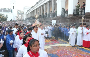 Miles de fieles se unieron para acompañar al Santísimo Sacramento en la procesión del 53° Congreso Eucarístico Internacional, el sábado 14 de septiembre. Crédito: Eduardo Berdejo - EWTN News