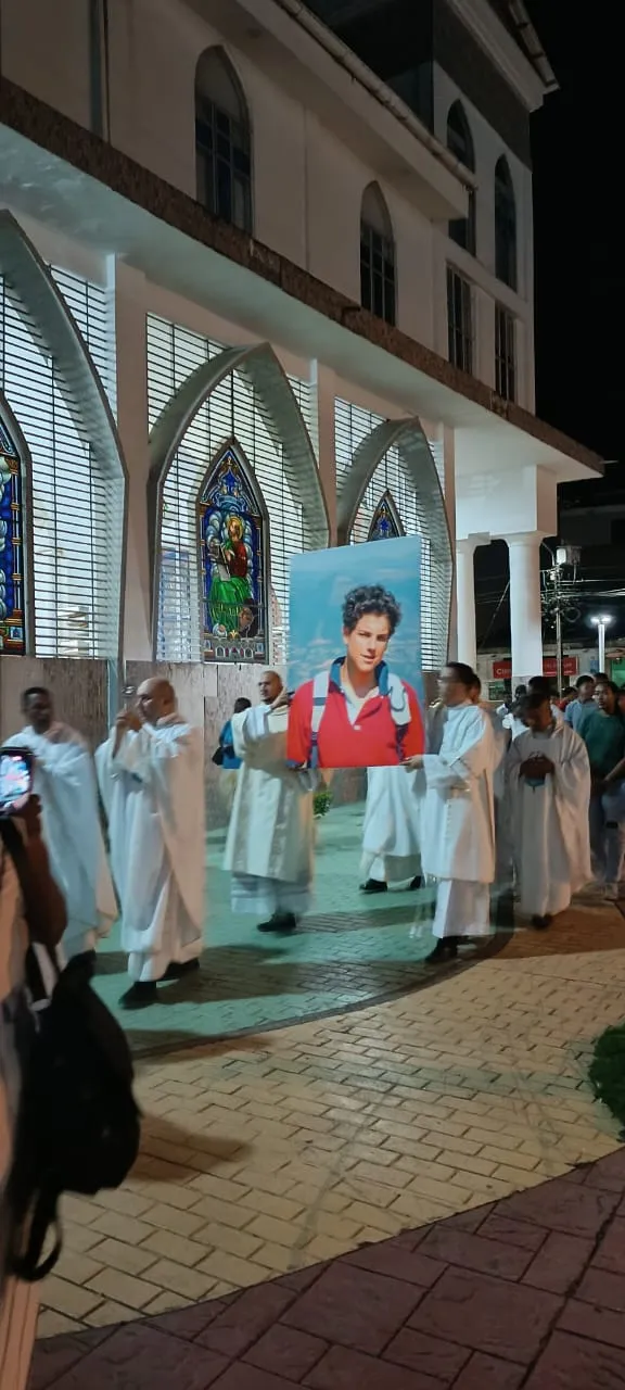 Procesión de la reliquia de Carlo Acutis en Tumaco. Crédito: Reliquias y Amigos de Carlo Acutis Colombia