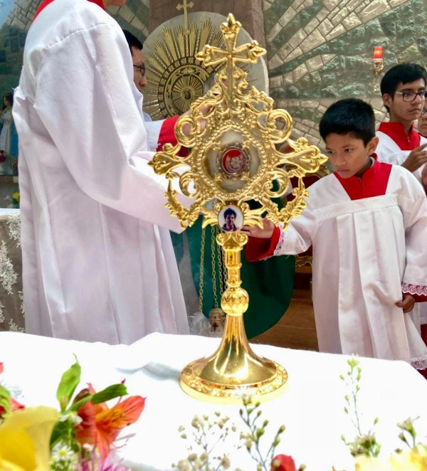 First degree relic that consists of a look of blessed hair. Credit: Courtesy of Miracle Eucharists Peru - 1649