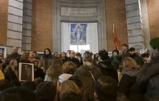 Laicos españoles rezan el Santo Rosario por España en Madrid. Crédito: Nicolás de Cárdenas / ACI Prensa