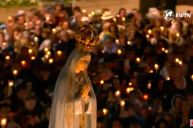 Rosario y procesión de velas en el Santuario de Fátima 12052024