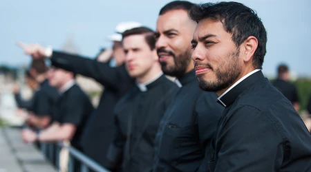 Sacerdotes becados por la Fundación CARF.