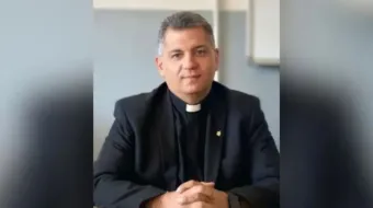 El P. Marwan Ghanem relata cómo sobrevivió al ataque con buscapersonas del 17 de septiembre de 2024 en Beirut en una entrevista con ACI Mena —agencia de noticias para el mundo árabe de EWTN News—.