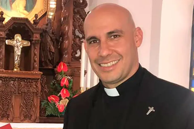 Sacerdote cubano Rolando Montes de Oca.