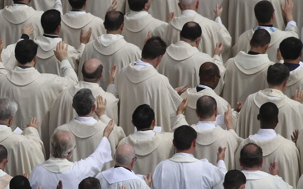 Foto referencial de sacerdotes concelebrando una Misa en Roma.?w=200&h=150