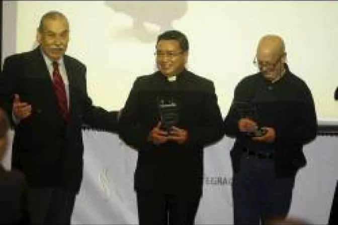 RPP premia a dos sacerdotes católicos que inspiran al Perú