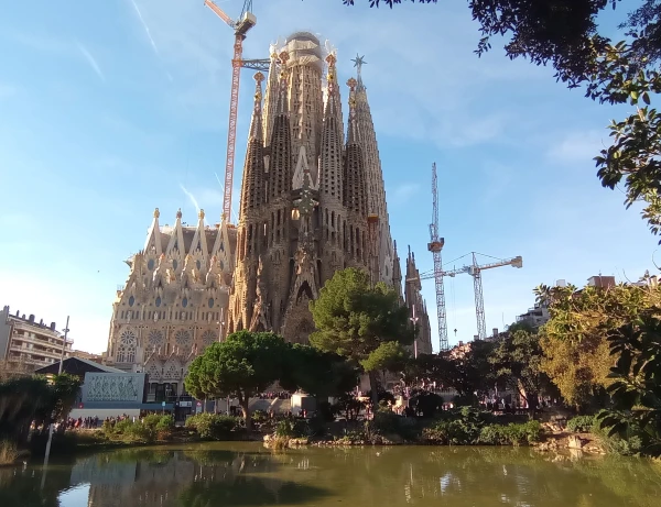 Basílica de la Sagrada Familia en Barcelona (España). Crédito: Canaan Vía Wikimedia Commons (CC By-SA 4.0).