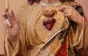 Detalle del Sagrado Corazón de Jesús. Crédito: Shutterstock.