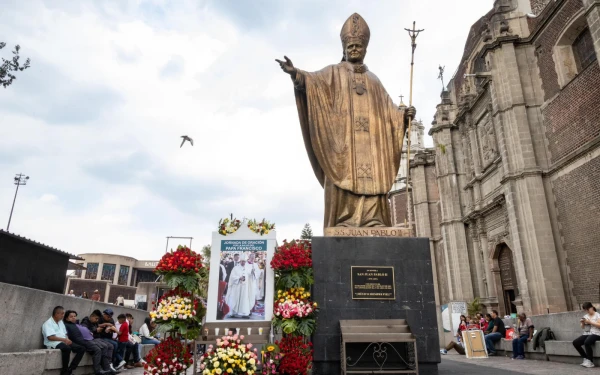 Space to pray for the health of Pope Francis. Credit: Insigne and National Basilica of Santa María de Guadalupe