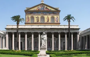 Basílica de San Pablo Extramuros en Roma, donde reposan los restos mortales de San Pablo. Crédito: Berthold Werner-Wikimedia Commons (Dominio público).