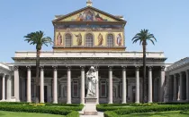 Basílica de San Pablo Extramuros en Roma, donde reposan los restos mortales de San Pablo.