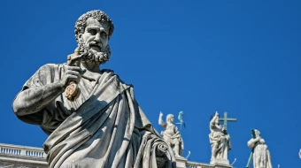 Imagen de San Pedro en el Vaticano.