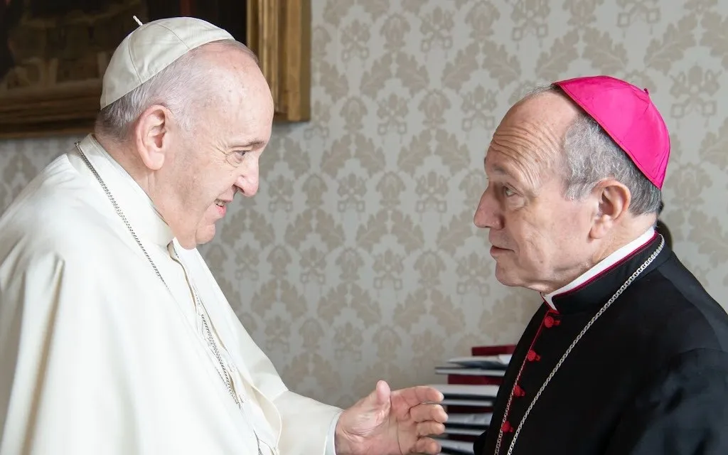 El Papa Francisco junto al Obispo de San Feliú de Llobregat, Mons. Agustí Cortés durante la visita ad limina en 2022.?w=200&h=150