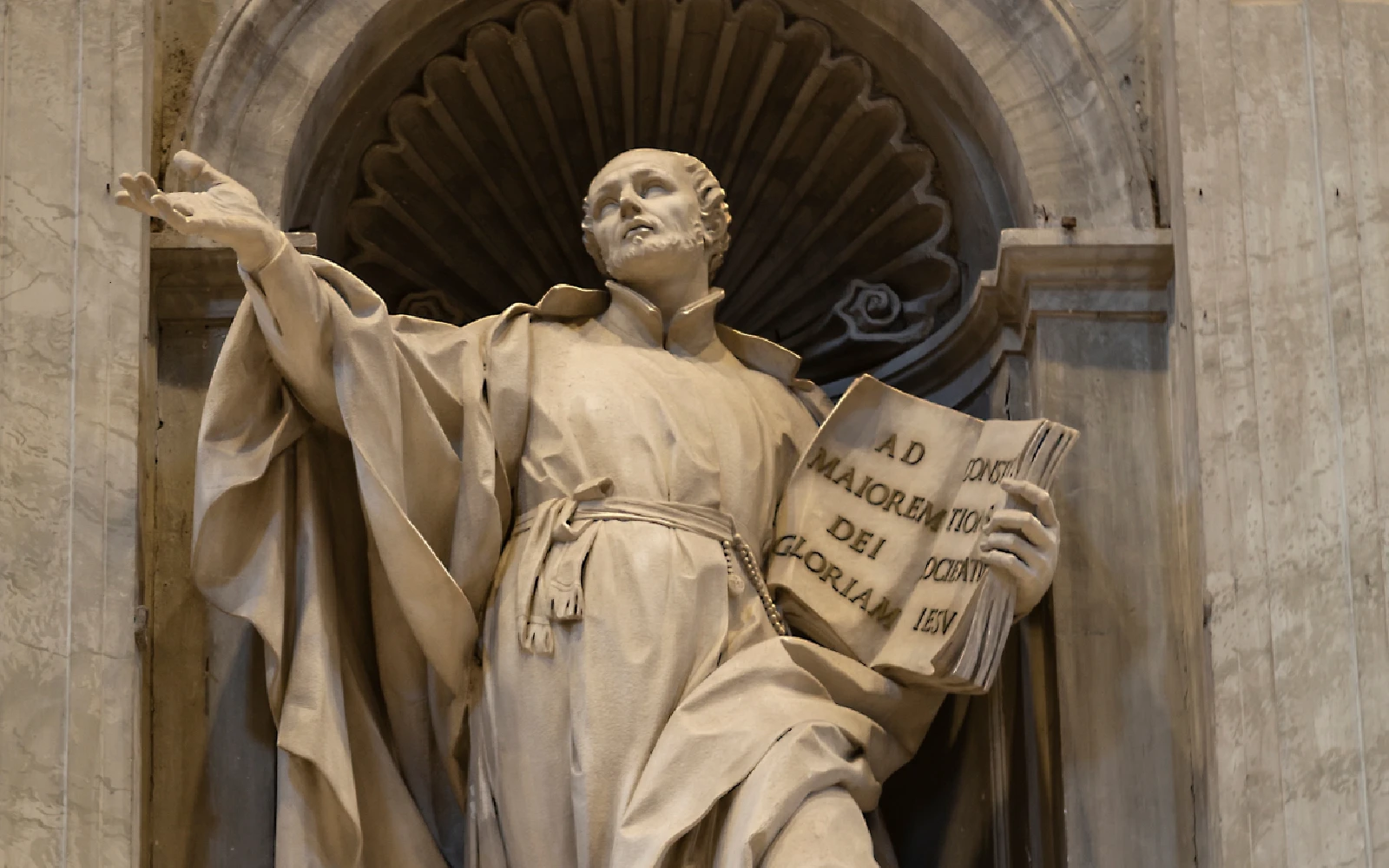 Escultura de San Ignacio Loyola en el interior de la Basílica de San Pedro.?w=200&h=150