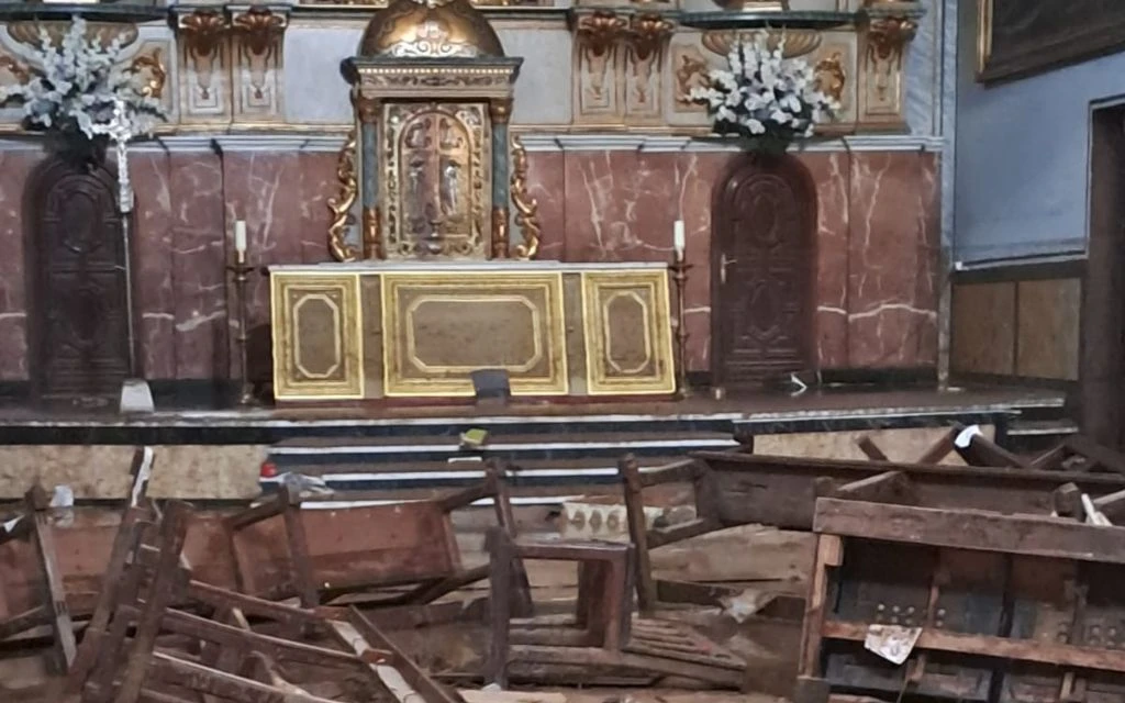 Imagen del interior de la parroquia de San Jorge Mártir en Paiporta (Valencia, España) tras las inundaciones.?w=200&h=150