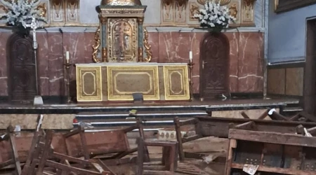 Imagen del interior de la parroquia de San Jorge Mártir en Paiporta (Valencia, España) tras las inundaciones.