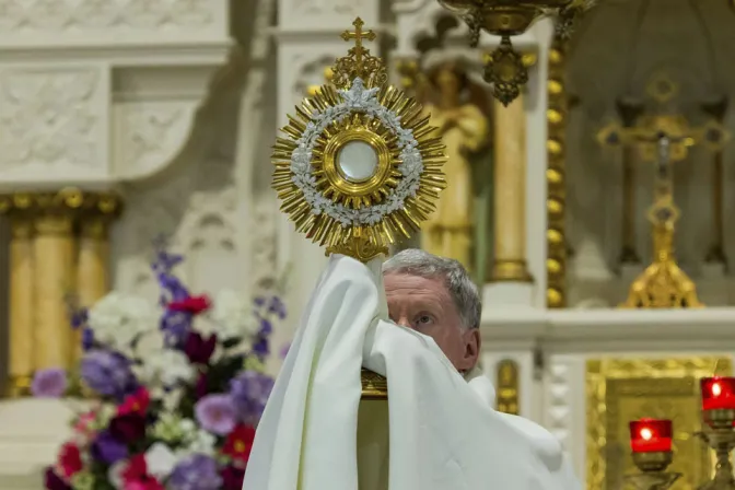 La Eucaristía, el Santísimo Sacramento, rescatada del incendio en una iglesia católica en Francia 03092024