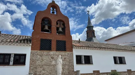 Vista del Monasterio y Santuario de Santa María de la Cruz y Santa Juana