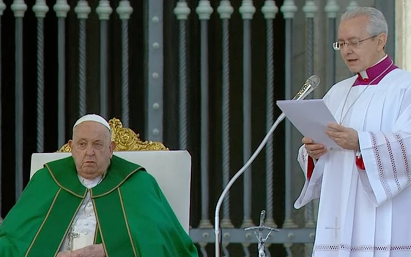 El Papa Francisco, aquejado de bronquitis, cede la lectura de la homilía por  “dificultades en la respiración”