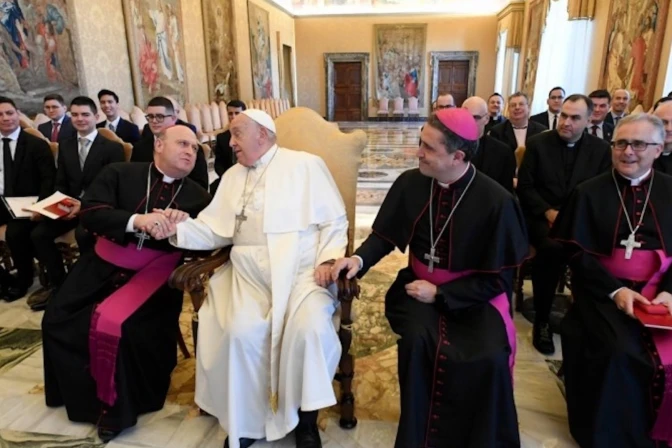 Imagen de la audiencia del Papa Francisco con seminaristas españoles este jueves 12 de diciembre