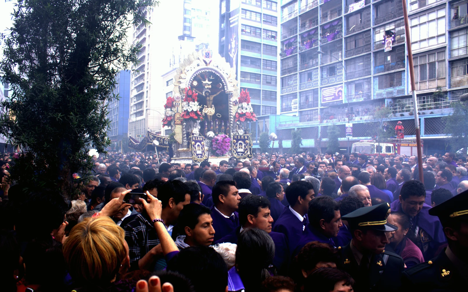 Recorridos y fechas de las procesiones del Señor de los Milagros 2024 en Perú.?w=200&h=150