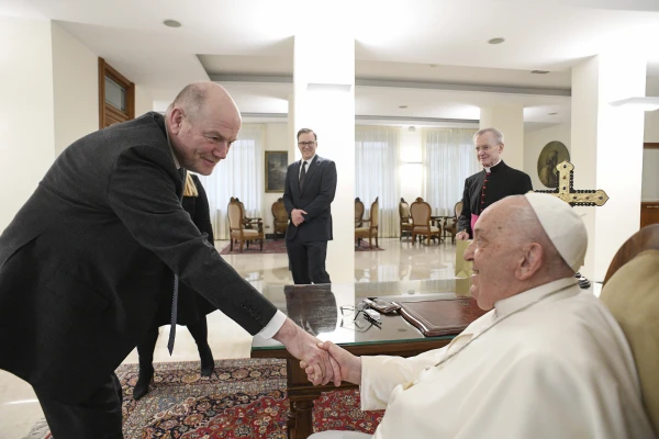 The Pope with the president and general director of the CNN, Mark Thompson, this morning. Credit: Vatican average