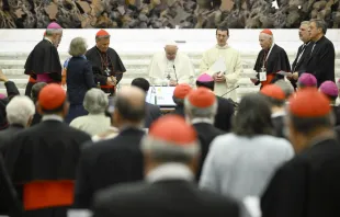 El Papa Francisco agradece a los delegados al concluir el Sínodo de la Sinodalidad 2023. Crédito: Vatican Media.
