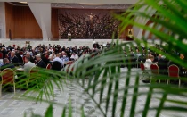 Imagen de los miembros del Sínodo reunidos en el Aula Pablo VI del Vaticano