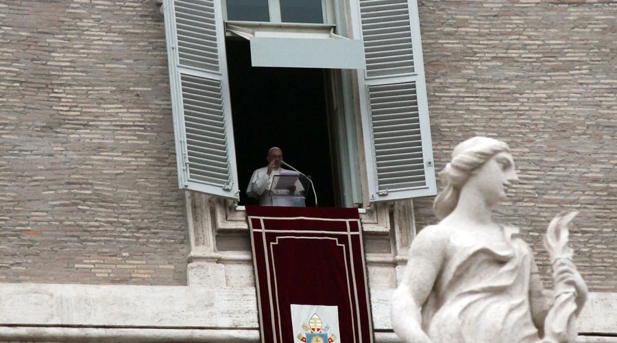 El Papa durante el Ángelus. Foto: Alexey Gotovsky / ACI Prensa